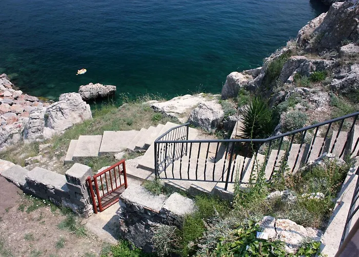 House With A Parking Space Vrbnik, Krk - 5426 بيت للعطل *
