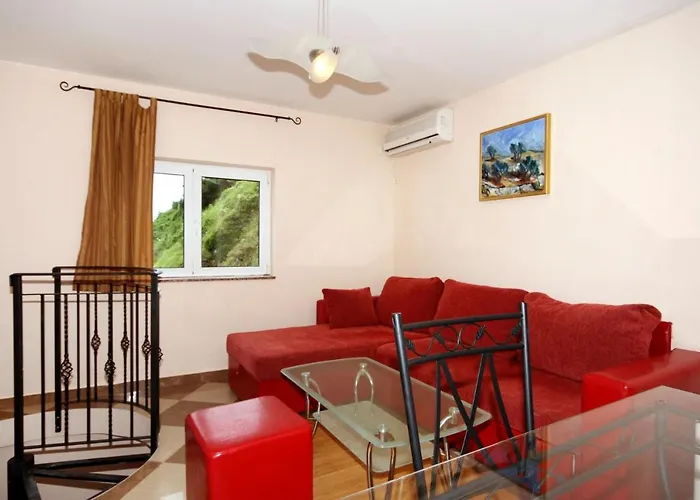 House With A Parking Space Vrbnik, Krk - 5426 بيت للعطل *