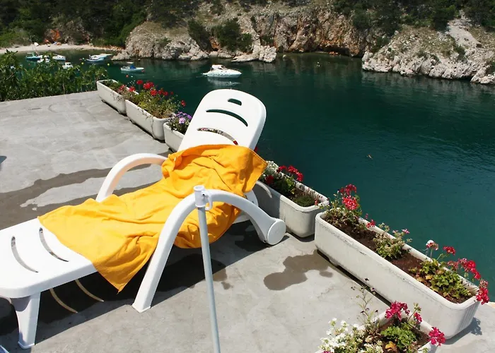 House With A Parking Space Vrbnik, Krk - 5426 بيت للعطل